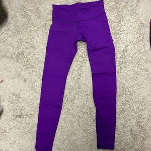 Lululemon purple leggings..like new!